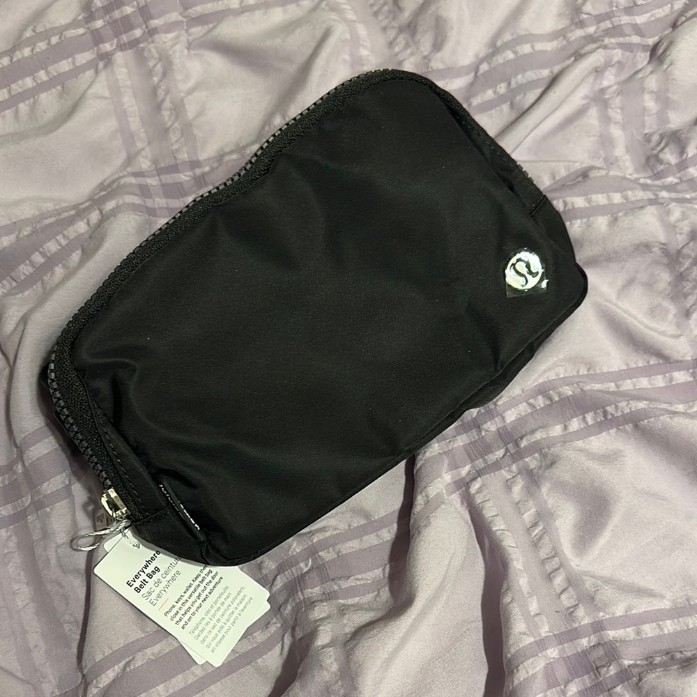 Lululemon Black 1L Everywhere Blet Bag